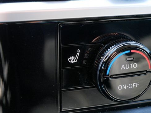 Used 2025 Nissan Pathfinder SV AWD/4WD image 28