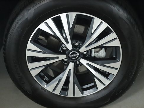 Certified 2023 Nissan Rogue SV w/ SV Premium B Package AWD/4WD image 10