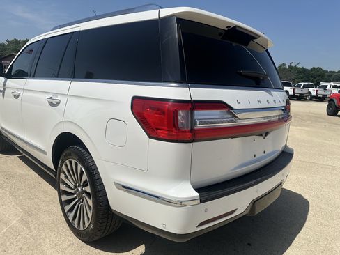 Used 2021 Lincoln Navigator Reserve w/ Luxury Package AWD/4WD image 10
