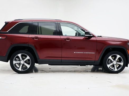 Used 2023 Jeep Grand Cherokee 4WD 4xe w/ Luxury Tech Group II image 3