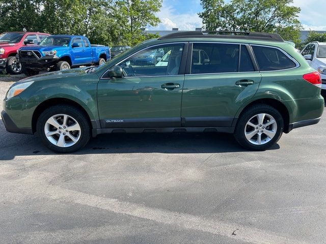 Used 2014 Subaru Outback 2.5i Limited w/ Moonroof Package AWD/4WD image 2