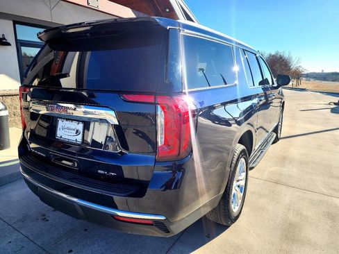 Used 2023 GMC Yukon XL SLT image 7