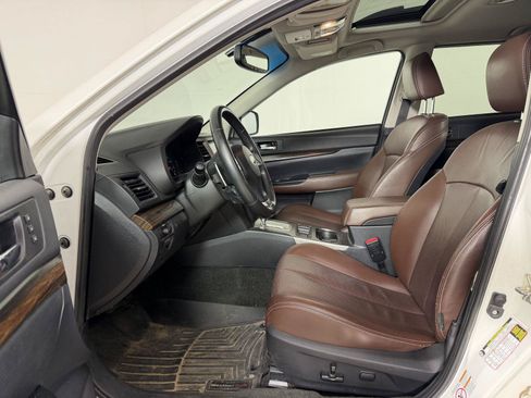 Used 2013 Subaru Outback 2.5i Limited w/ Special Appearance Pkg AWD/4WD image 2
