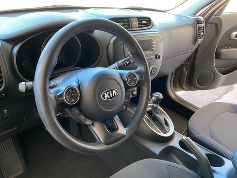 Used 2015 Kia Soul Base 4dr Crossover 6A image 26