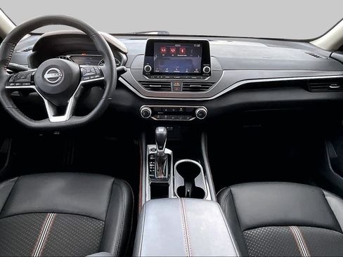 Used 2024 Nissan Altima 2.5 SR FWD image 15