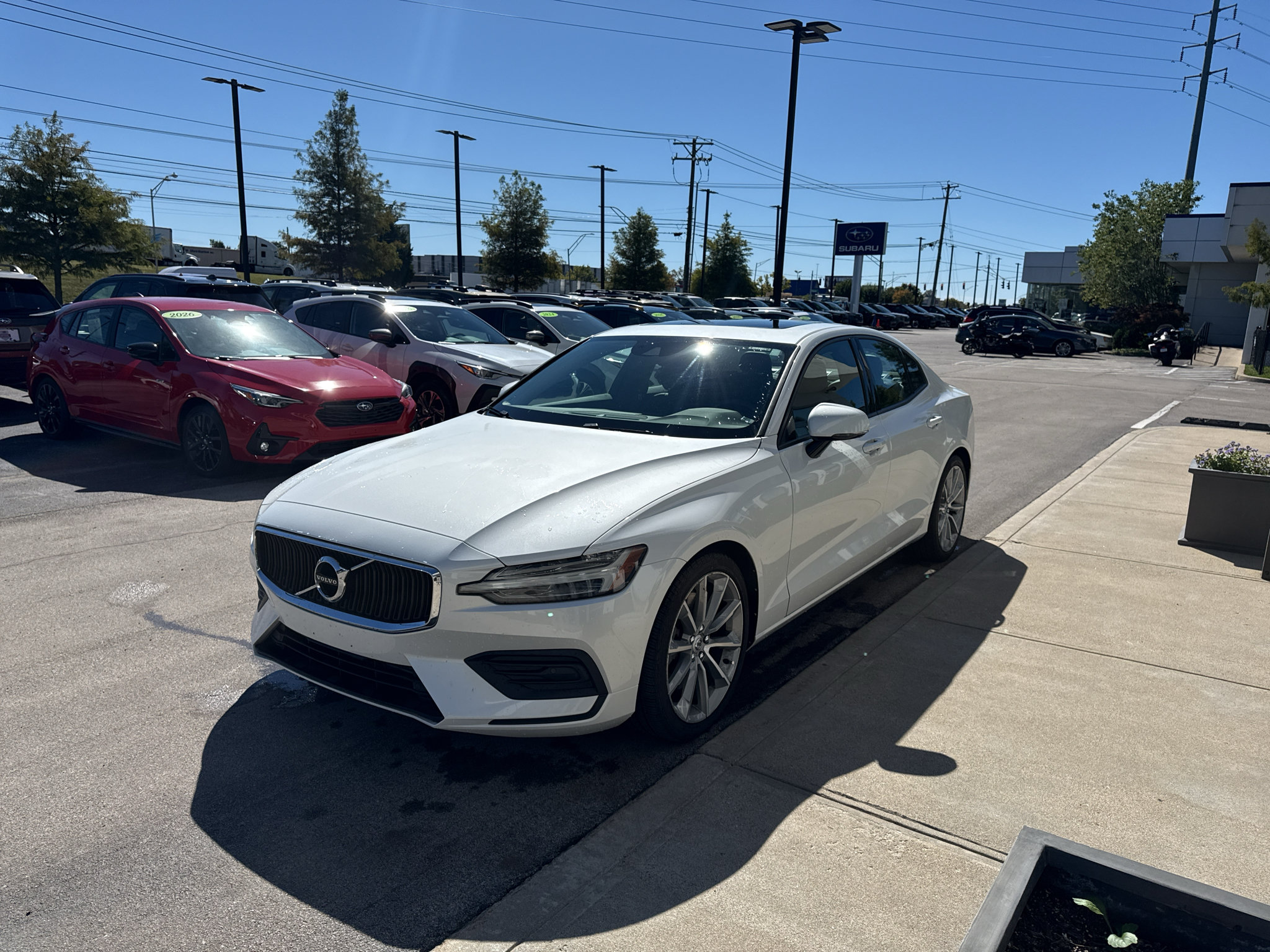 Used 2020 Volvo S60 T6 Momentum AWD/4WD image 7