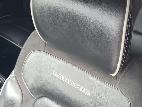 Used 2023 RAM 1500 Laramie AWD/4WD image 17