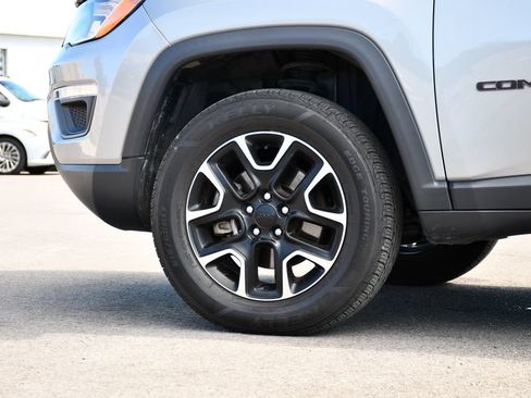 Used 2021 Jeep Compass Trailhawk AWD/4WD image 12