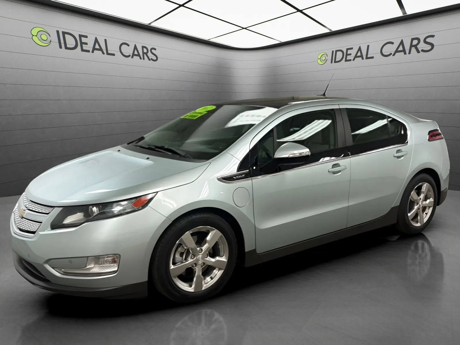 Used 2012 Chevrolet Volt Premium w/ Premium Trim Package FWD image 1