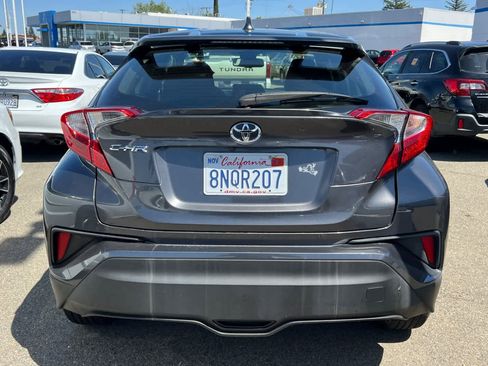 Used 2019 Toyota C-HR LE image 5