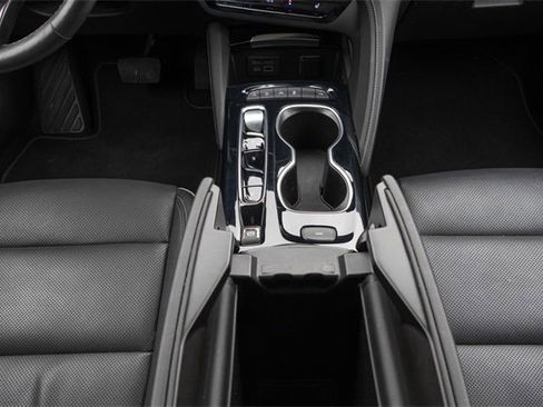 Used 2021 Buick Envision Essence w/ Technology Package I image 26