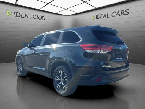 Used 2019 Toyota Highlander LE FWD image 7