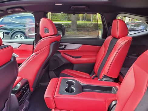 Used 2024 Acura MDX A-Spec image 12