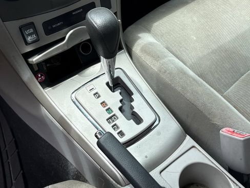 Used 2013 Toyota Corolla LE FWD image 25