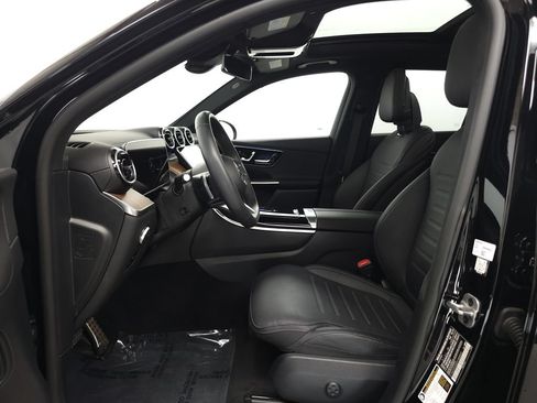 Used 2025 Mercedes-Benz GLC 350e 4MATIC image 7