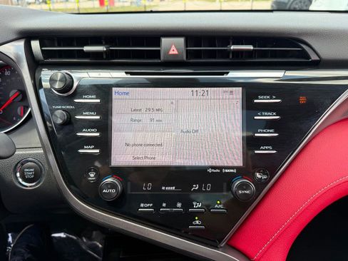 Used 2020 Toyota Camry XSE FWD image 16