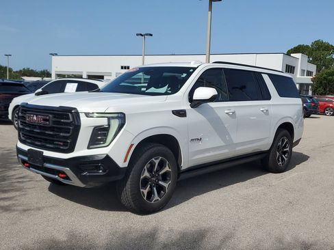 Used 2025 GMC Yukon XL AT4 Ultimate AWD/4WD image 8