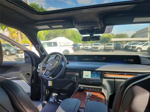 New 2025 Lincoln Navigator Black Label image 26