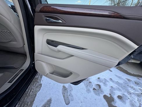 Used 2012 Cadillac SRX Luxury image 18