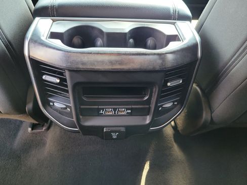 Used 2019 RAM 1500 Big Horn AWD/4WD image 11