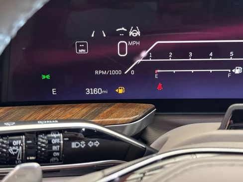 Used 2026 Cadillac Escalade Platinum Sport AWD/4WD image 22