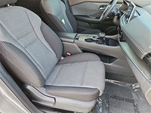 Used 2022 Nissan Rogue SV image 21