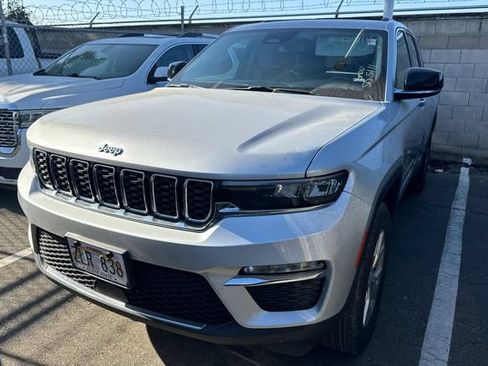 Used 2023 Jeep Grand Cherokee Limited AWD/4WD image 7
