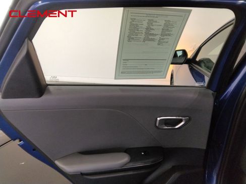 Used 2025 Kia K4 LXS image 28