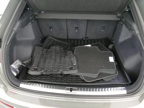 Certified 2025 Audi Q3 2.0T Premium Plus w/ Premium Plus Package image 32