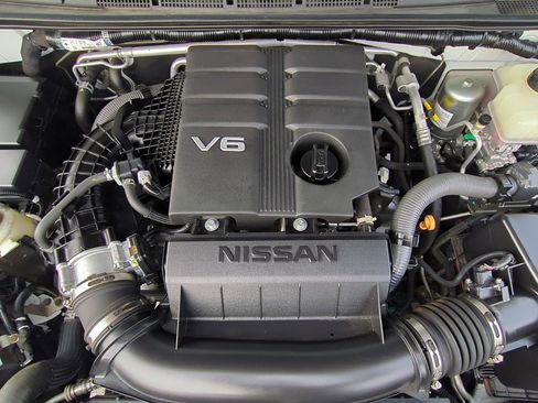 Used 2020 Nissan Frontier SV image 31