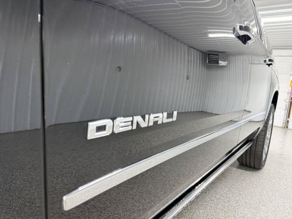Used 2016 GMC Yukon XL Denali w/ Open Road Package AWD/4WD image 10