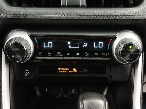Used 2022 Toyota RAV4 XLE AWD/4WD image 20