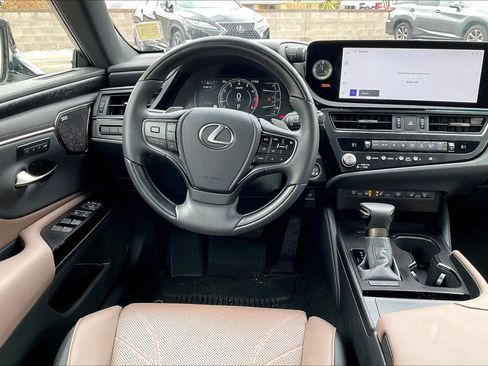 Used 2025 Lexus ES 350 w/ Luxury Package image 5