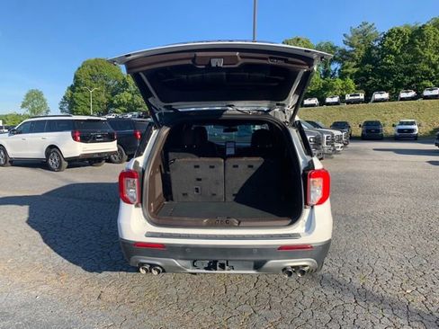 Certified 2024 Ford Explorer King Ranch w/ Technology Package AWD/4WD image 9