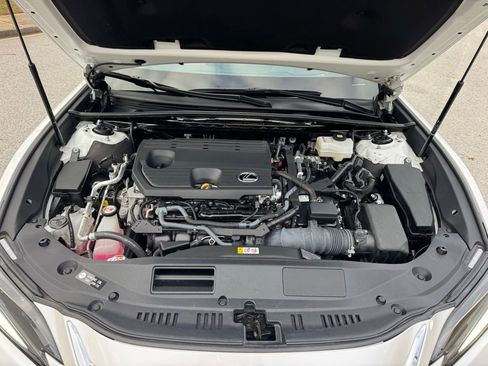 Certified 2023 Lexus ES 300h Ultra Luxury image 16