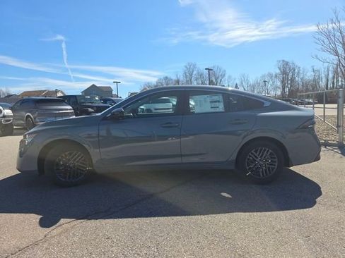 New 2026 Nissan Sentra SV w/ SV Convenience Package FWD image 11