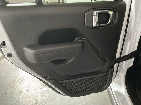 Used 2023 Jeep Wrangler Unlimited w/ Cold Weather Group AWD/4WD image 16
