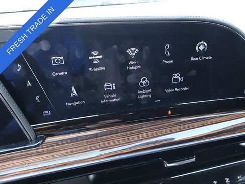 Used 2024 Cadillac Escalade Premium Luxury RWD image 31
