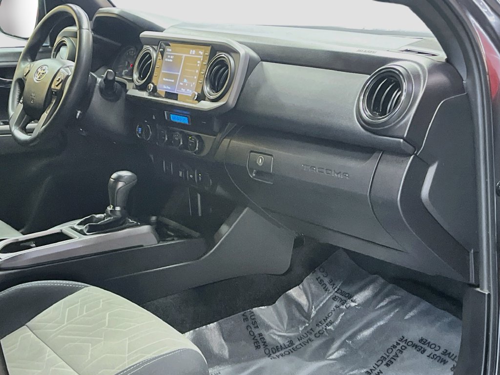 Used 2022 Toyota Tacoma TRD Off-Road AWD/4WD image 26