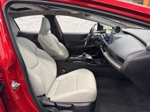 Certified 2024 Toyota Prius XLE image 47