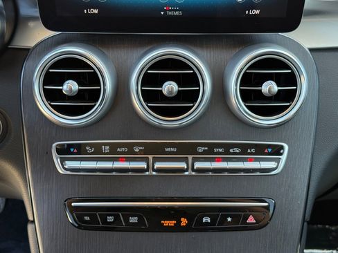 Used 2022 Mercedes-Benz GLC 300 image 39