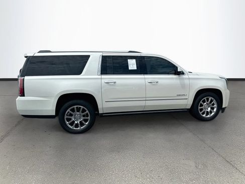 Used 2015 GMC Yukon XL Denali w/ Touring Package AWD/4WD image 33