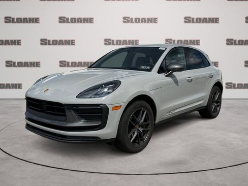Used 2023 Porsche Macan Turbo image 1