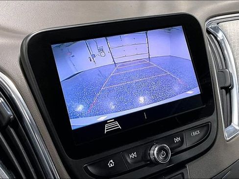 Used 2020 Chevrolet Malibu LT FWD image 13