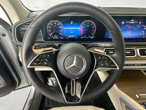 Used 2024 Mercedes-Benz GLE 350 4MATIC image 11