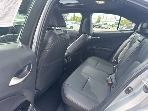 Used 2023 Lexus UX 250h F Sport AWD/4WD image 31