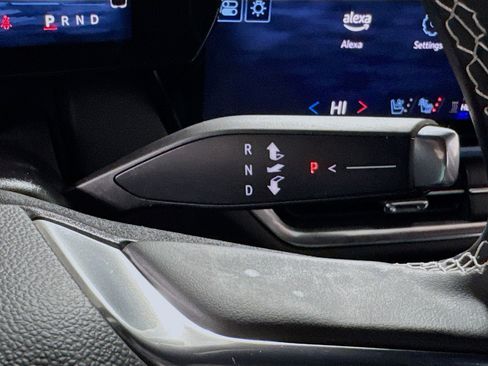 Used 2024 Chevrolet Equinox EV LT image 19