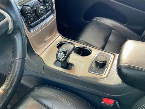 Used 2015 Jeep Grand Cherokee Limited w/ Trailer Tow Group IV image 16