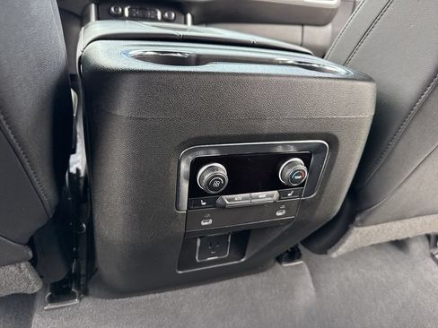 Used 2022 Chevrolet Tahoe LT w/ LT Signature Package RWD image 37