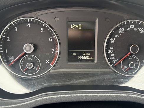 Used 2015 Volkswagen Passat 1.8T Limited Edition image 18